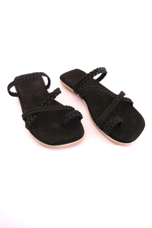 The Holiday Slide Black Leather - Woven Palm