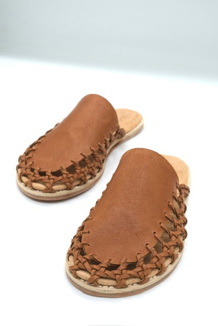 woven-palm-tan-sheepskin-maison-mule
