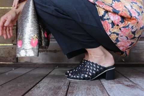 The Rosette Mule Mid-Heels Black Leather