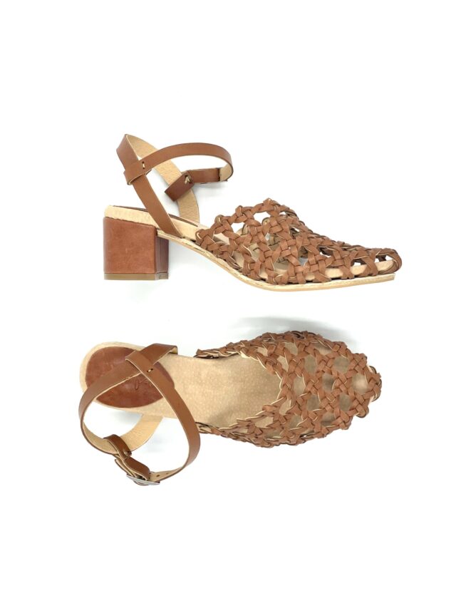 The Rosette Mid-Heel Pumps Tan Sheepskin - Woven Palm