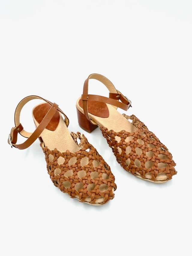 The Rosette Mid-Heel Pumps Tan Sheepskin - Woven Palm