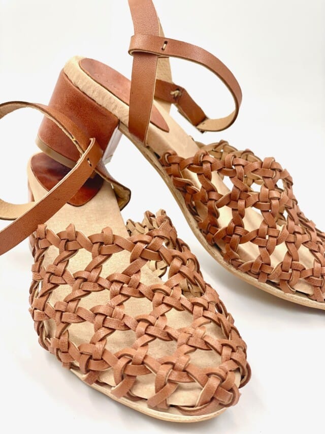 The Rosette Mid-Heel Pumps Tan Sheepskin - Woven Palm