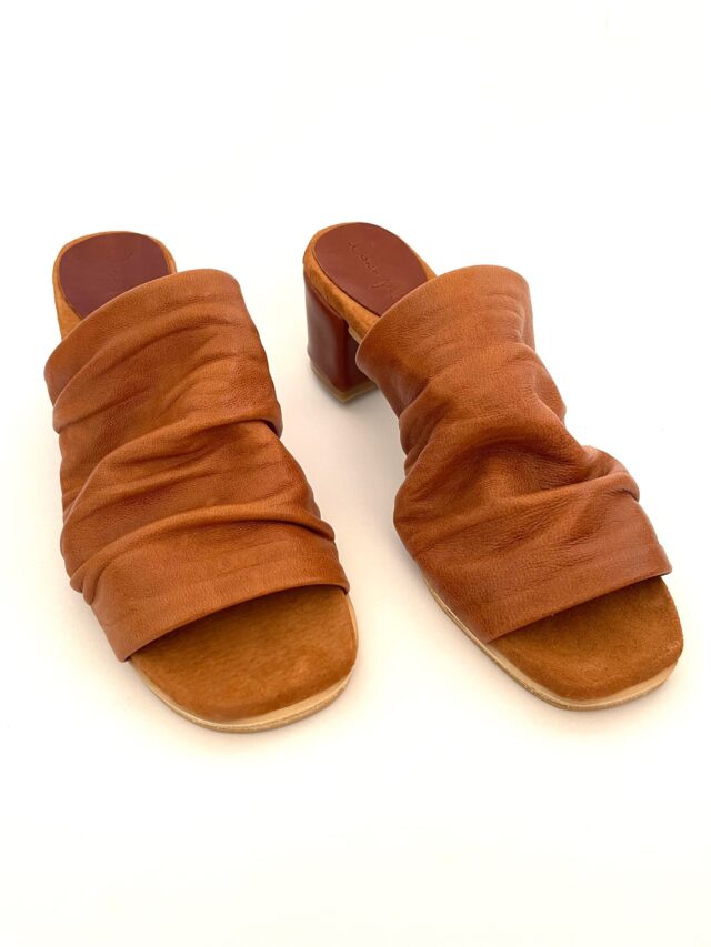 The Palm Mid Heel Tan Sheepskin - Woven Palm