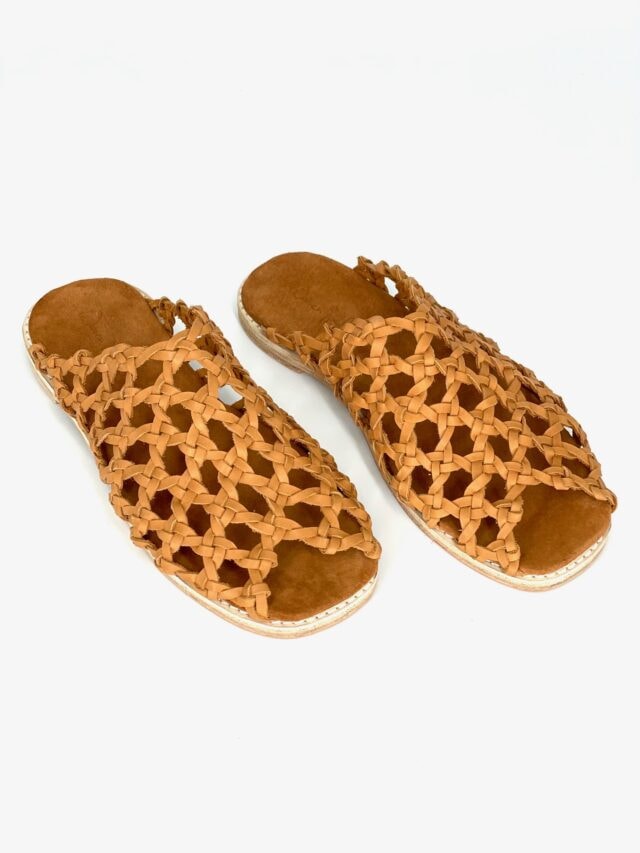 The Rosette Slippers Honey Leather - Woven Palm