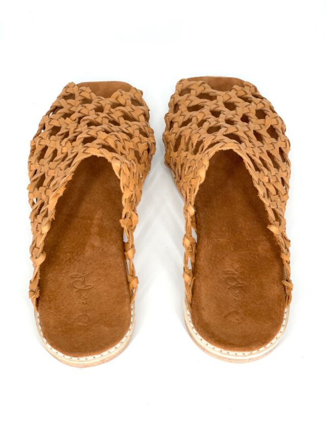 The Rosette Slippers Honey Leather - Woven Palm