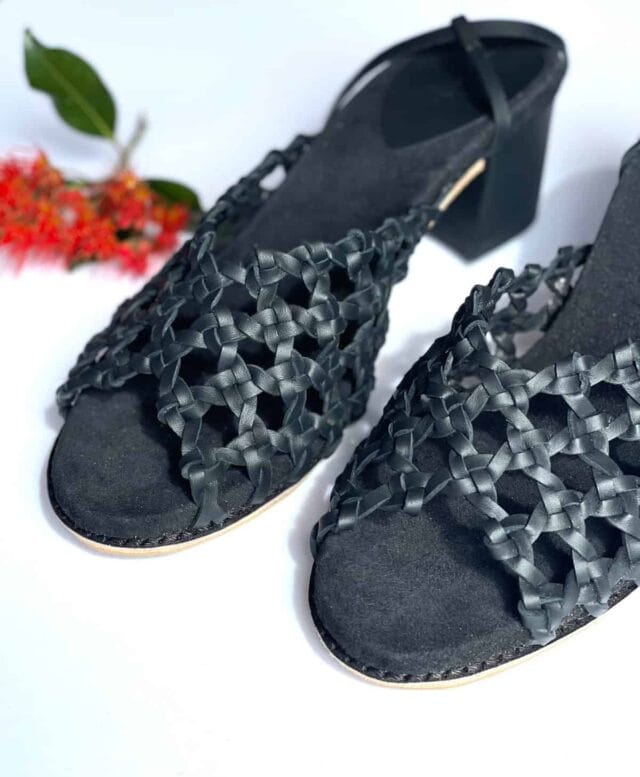 The French Rosette Mid-Heels Black - Woven Palm