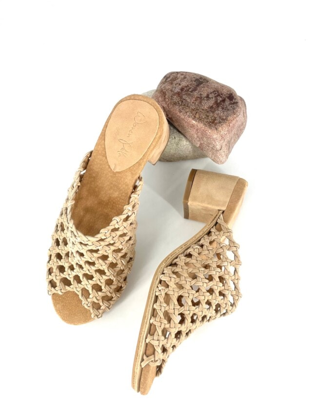 The Rosette Mule Mid-Heels Stone Suede - Woven Palm