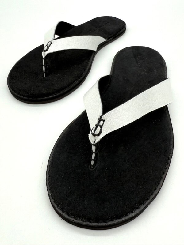 the-sumi-handmade-leather-slides-wovenpalm