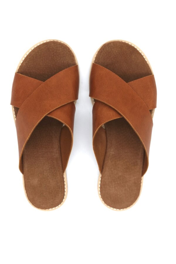 the-sorrento-tan-sheepskin-whiskey-lining-woven-palm-capsule