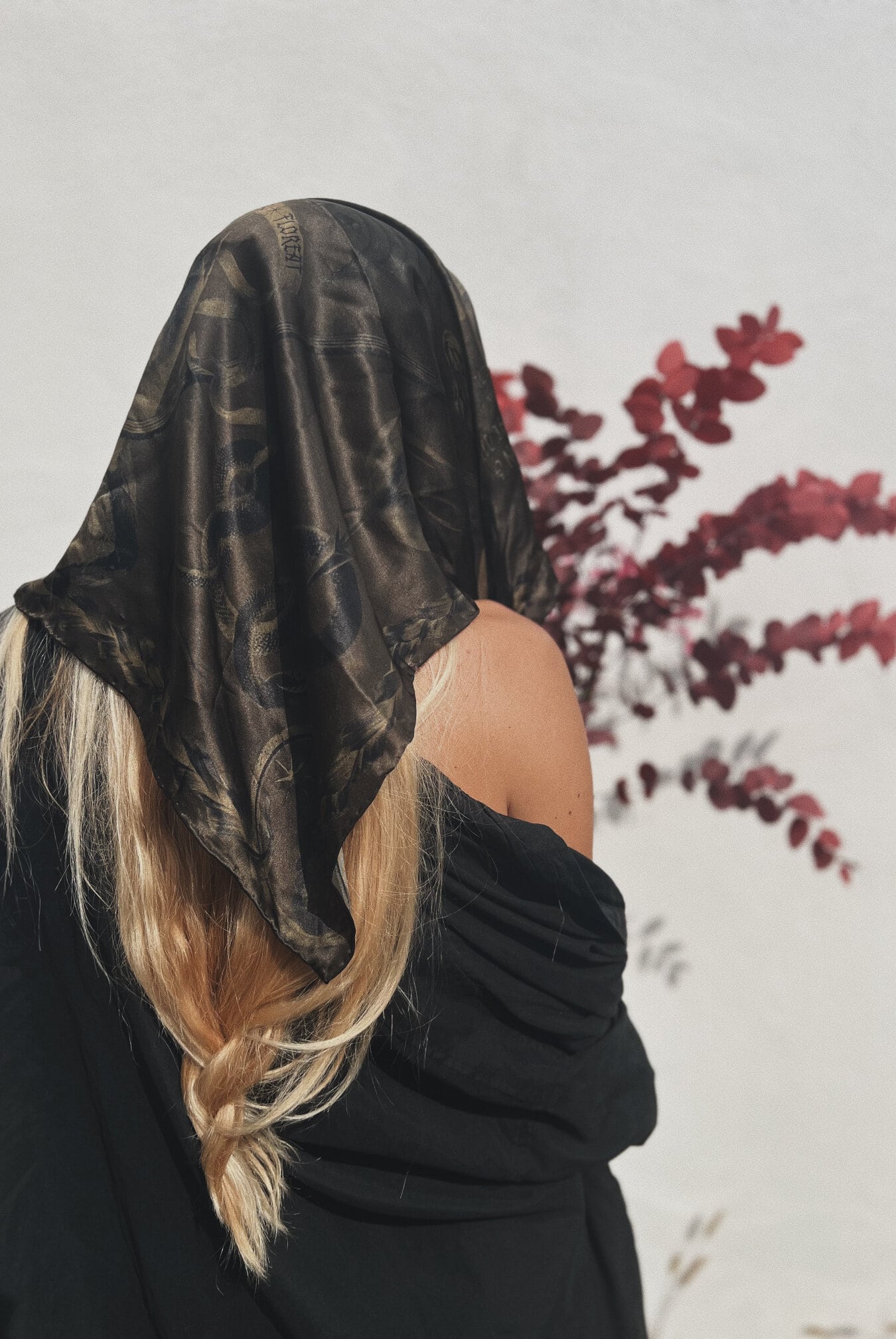 Semper-Floreat-Silk-scarf-marynn-woven-palm