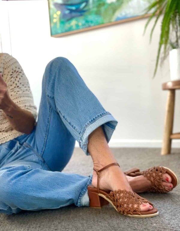 The French Rosette Mid-Heel Tan - Image 5